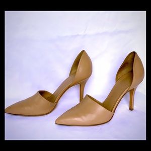 Vine Camuto nude leather pointed toe heel